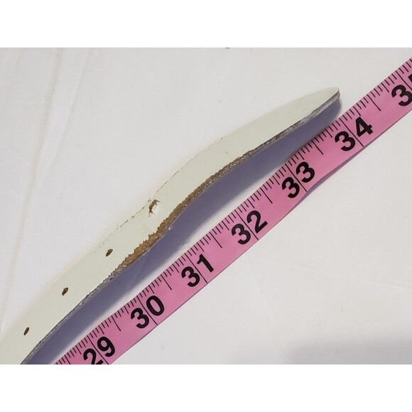 White Belt Silver Buckle Woman 34 inches Unbranded Imperfect - Picture 5 of 9